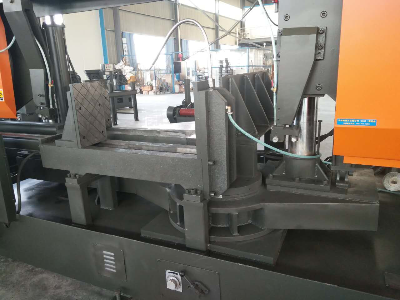 角度帶鋸床G-600