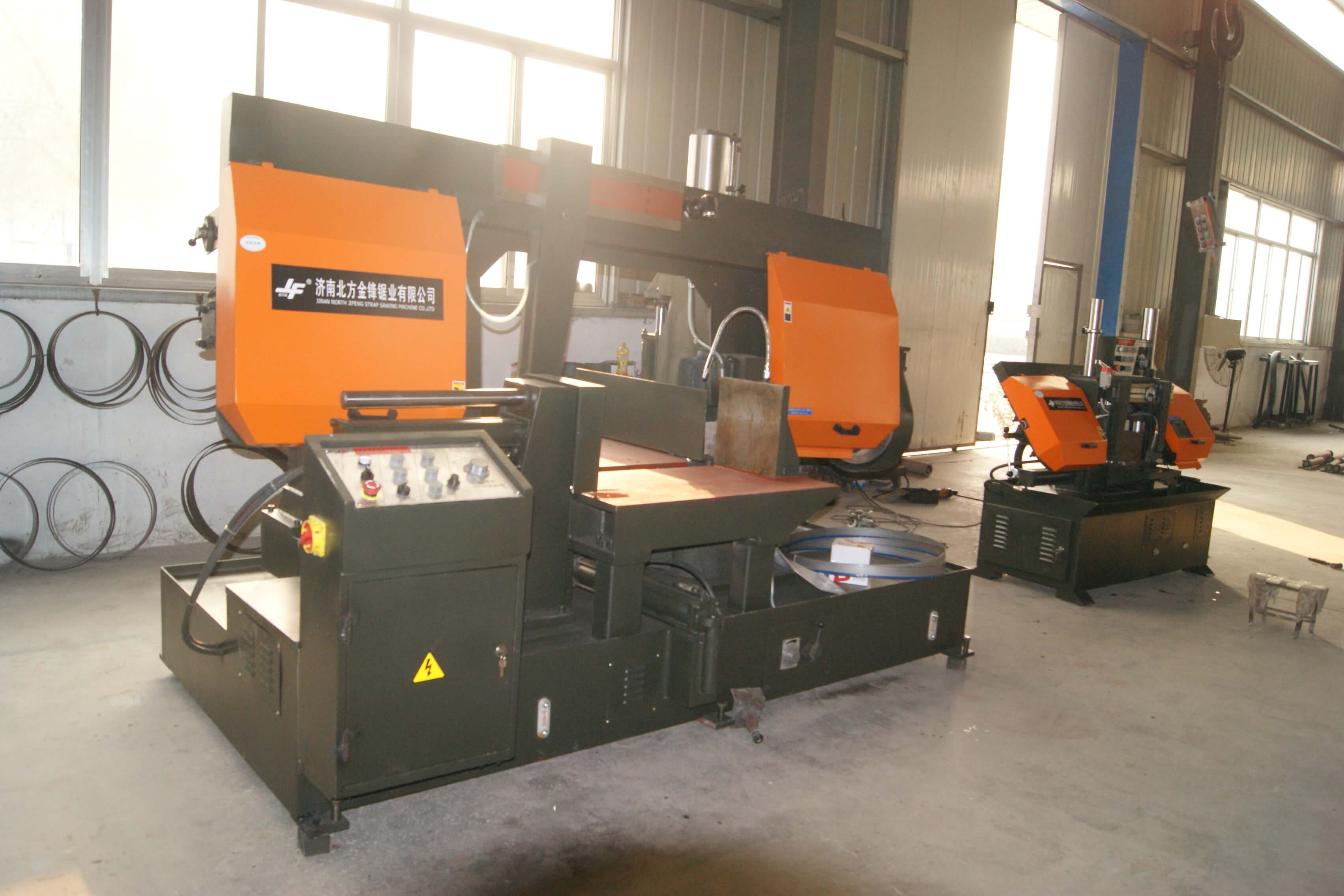 角度帶鋸床G-500